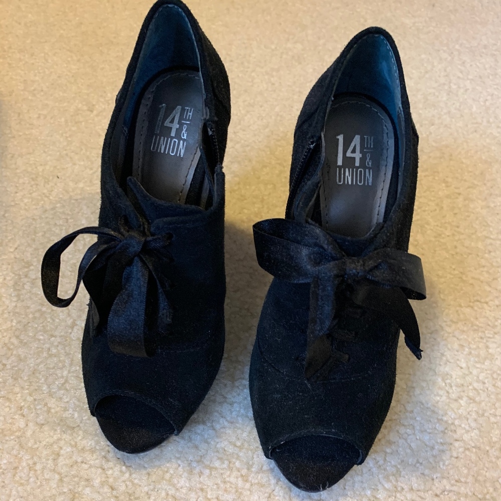 14th & Union black heeled booties